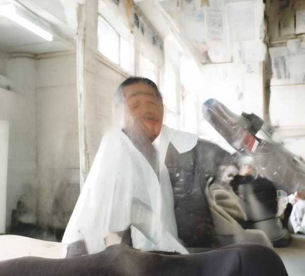月华洒落，诗意银辉映人间